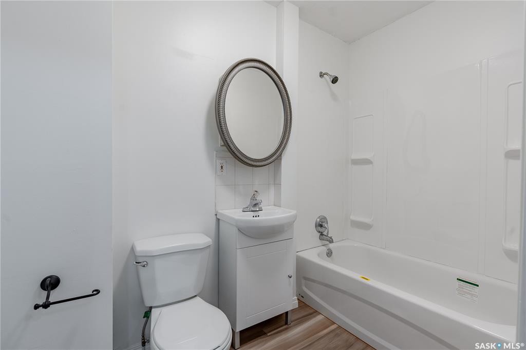 Mount Royal 社区平层独栋 · 238 R Avenue N——林与唐地产 - 4